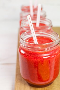 Bardakta taze çilek