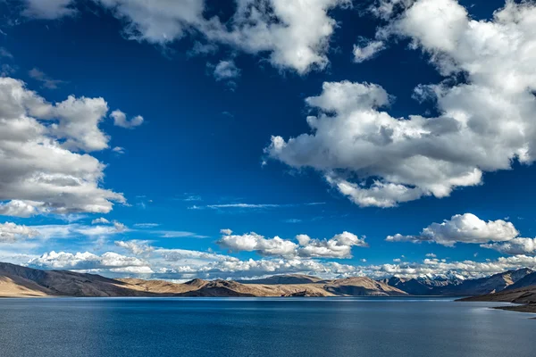 Lago Tso Moriri no Himalaia. Ladakh, Índia — Fotografia de Stock