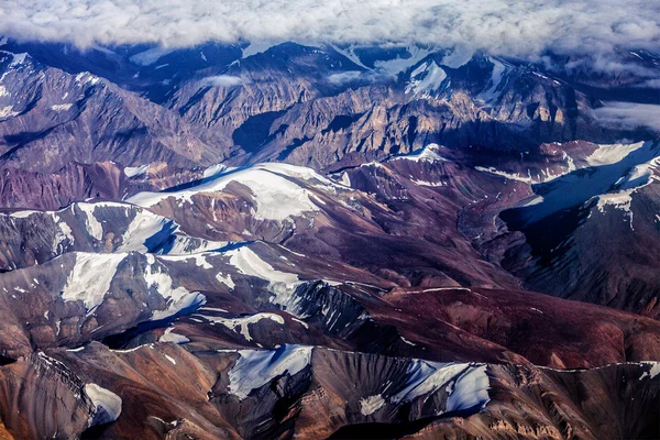 Letecký pohled na pohoří Himálaj — Stock fotografie