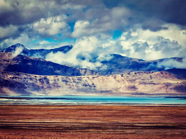 Salt lake Tso Kar in Himalayas. Ladakh, India — Stock Photo, Image