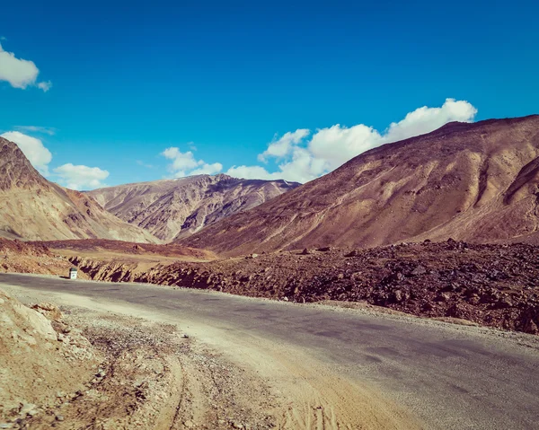 Manali-Leh silnice v Himalájích — Stock fotografie