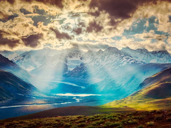 Himalaya-Landschaft mit Himalaya-Bergen — Stockfoto