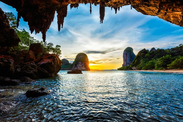 Sunset on Pranang beach. Railay , Krabi Province Thailand — Stock Photo, Image