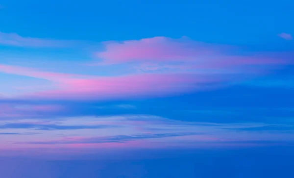 Sunset sky with dramatic clouds — Stock Photo, Image