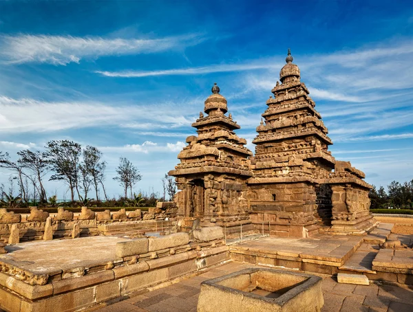 Pobřeží chrám - světového dědictví UNESCO v mahabalipuram, tamilština nad — Stock fotografie