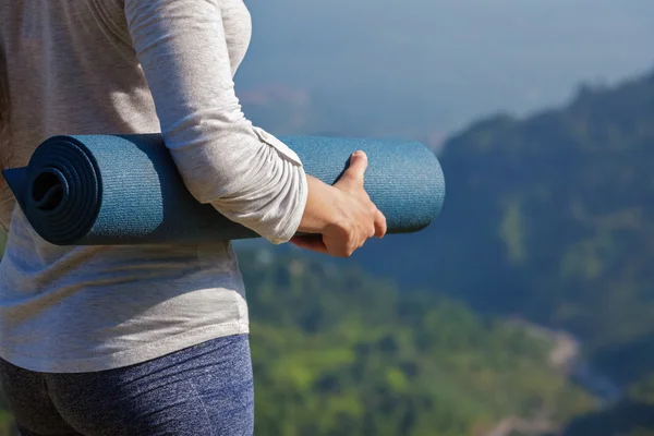 Vrouw met yoga — Stockfoto