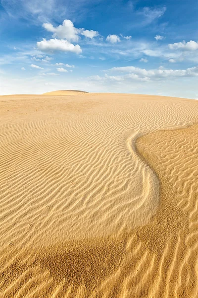 Witte zandduinen bij zonsopgang — Stockfoto