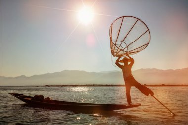 Geleneksel Birmanya balıkçı Inle Gölü, Myanmar