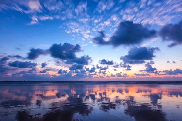 Tramonto sulla spiaggia di Baga. Goa. — Foto Stock