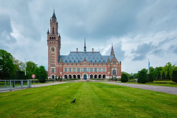 A Béke Palotája nemzetközi jogi igazgatási épület Hágában, Hollandiában — Stock Fotó