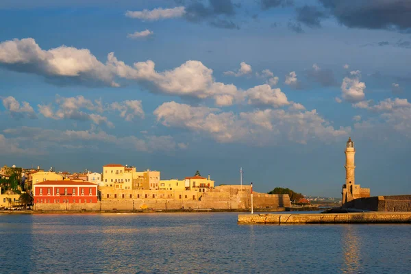 Malerischer alter Hafen von Chania, Insel Kreta. Griechenland — Stockfoto