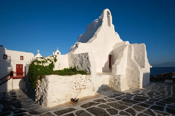 Greek Orthodox Church of Panagia Paraportiani in town of Chora on Mykonos island — Stock Photo, Image