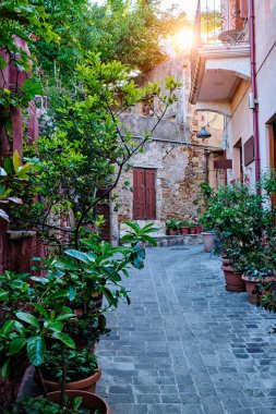 Chania Venedik 'in manzaralı caddeleri. Hanya, Creete, Yunanistan