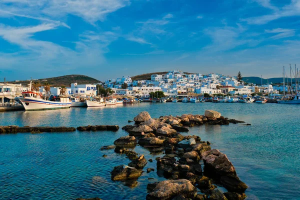 Schilderachtige stad Naousa op het eiland Paros, Griekenland — Stockfoto