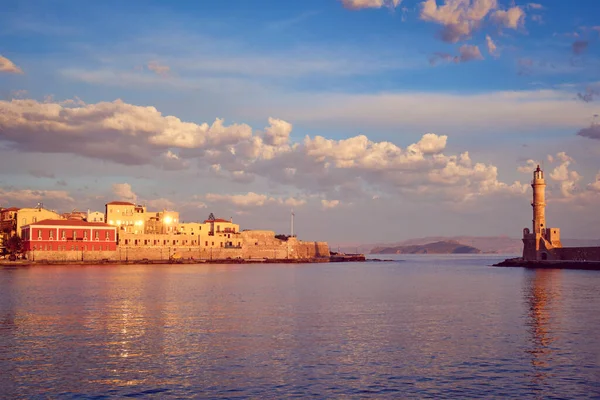 Porto antigo pitoresco de Chania, ilha de Creta. Grécia — Fotografia de Stock