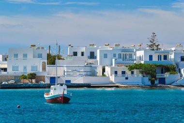 Yunanistan 'ın Milos kentindeki Polonya plaj ve balıkçı köyü