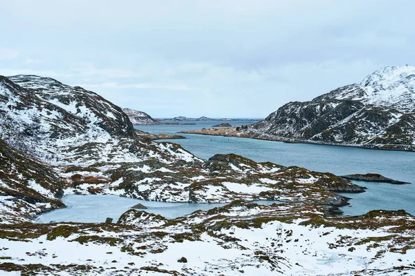 Widok na norweski fiord, wyspy Lofoten, Norwegia — Zdjęcie stockowe