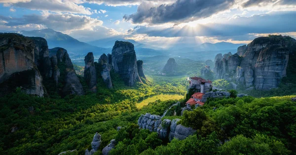 Západ slunce nad kláštery Meteory — Stock fotografie