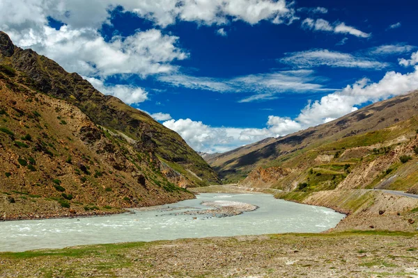 Chandra river in Lahaul valley in Himalayas — Stock Photo, Image