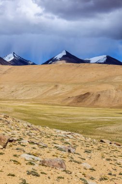 Himalaya manzarası Kyagar Tso Gölü, Ladakh, Hindistan