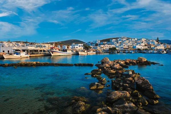 Cidade pitoresca de Naousa na ilha de Paros, Grécia — Fotografia de Stock