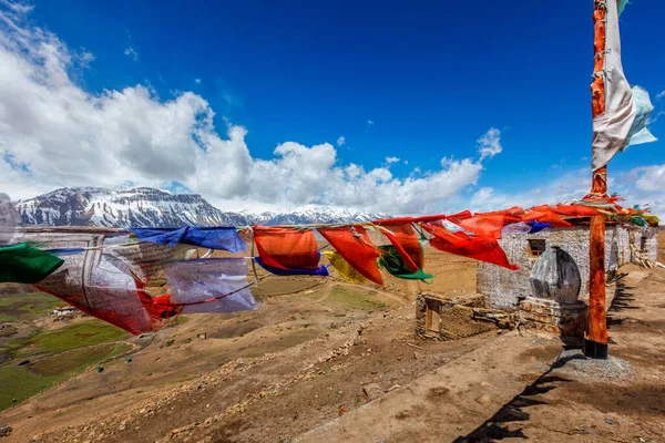 Prayer flages in Buddhist Monastery in Comic Village. Spiti Valley, Himachal Pradesh, India — Stok fotoğraf