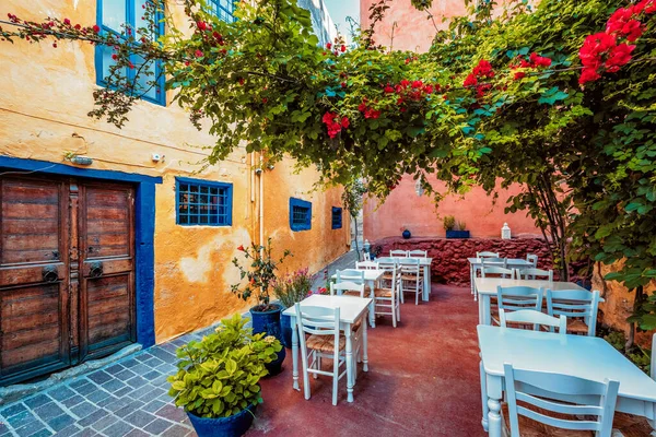 Scenic picturesque streets of Chania venetian town. Chania, Creete, Greece — Stock Photo, Image