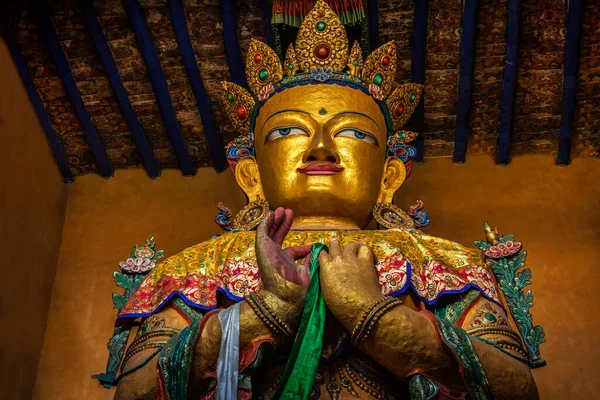 Tsemo Gompa 'daki Maitreya Buddha. Leh, Ladakh, Hindistan — Stok fotoğraf