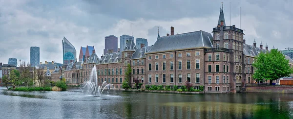 Hofvijver lake and Binnenhof , The Hague — Stock Photo, Image
