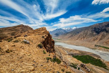 Himalayalar 'daki Spiti Vadisi ve Key Gompa' nın hava manzarası