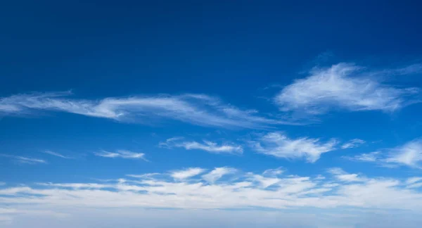 Blue clear sky with clouds — Stock Photo, Image