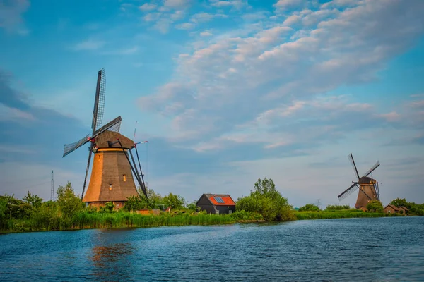Moulins à vent à Kinderdijk en Hollande. Pays Bas — Photo