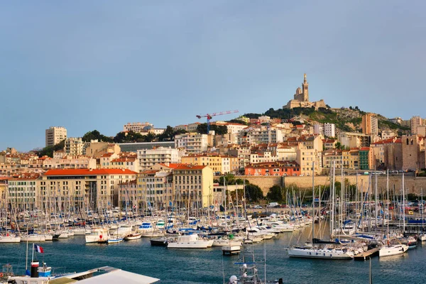 Porto velho de Marselha com iates. Marselha, França — Fotografia de Stock