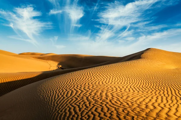 Sand dunes in desert — Stock Photo, Image