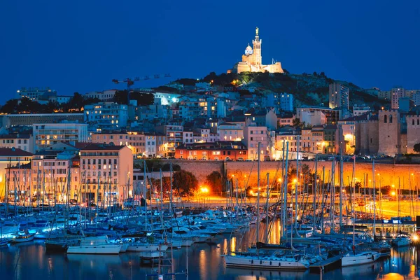Puerto Viejo de Marsella en la noche. Marsella, Francia — Foto de Stock