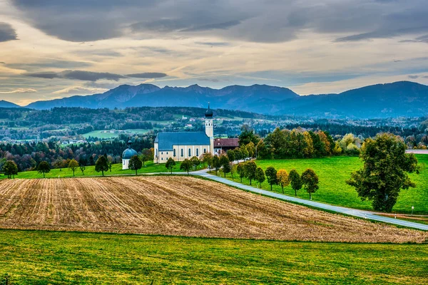 Kyrkan Wilparting, Irschenberg, Övre Bayern, Tyskland — Stockfoto