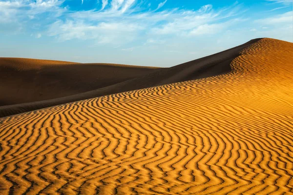 Sanddünen in der Wüste — Stockfoto