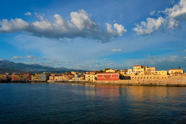 Porto antigo pitoresco de Chania, ilha de Creta. Grécia — Fotografia de Stock