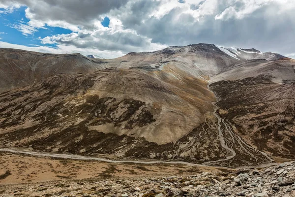 Vista do Himalaia perto de Tanglang la Pass — Fotografia de Stock