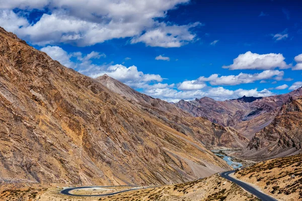 Trans-Himalayan Manali-Leh highway road — Stock Photo, Image