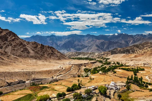 Vue de la vallée de l'Indus dans l'Himalaya près de Likir — Photo