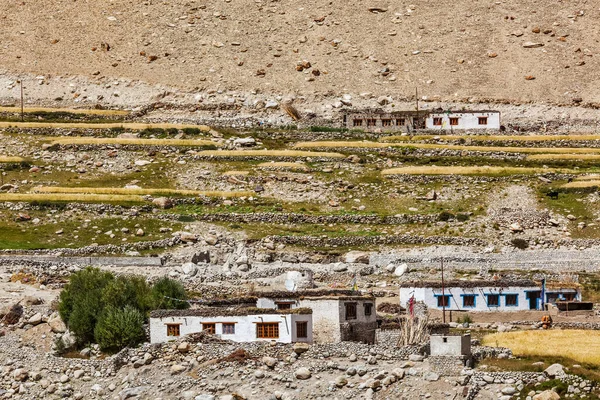 Kardung pueblo en Himalaya —  Fotos de Stock