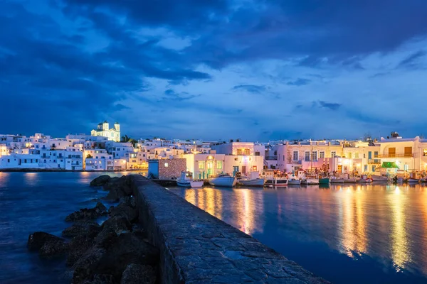 Schilderachtige stad Naousa op het eiland Paros, Griekenland in de nacht — Stockfoto