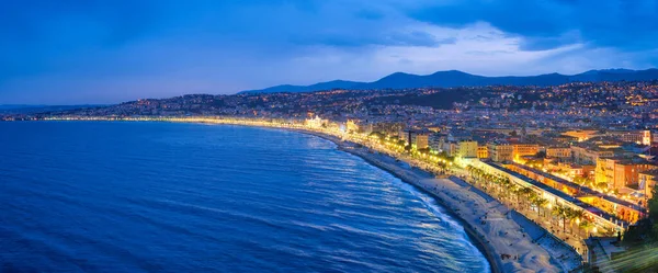 Vista pitoresca de Nice, França à noite — Fotografia de Stock