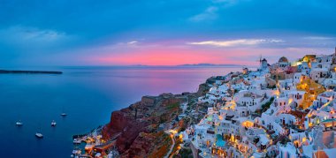 Yunanistan 'ın ünlü turizm beldesi Oia, Yunanistan