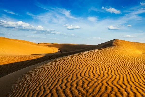 Sand dunes in desert — Stock Photo, Image