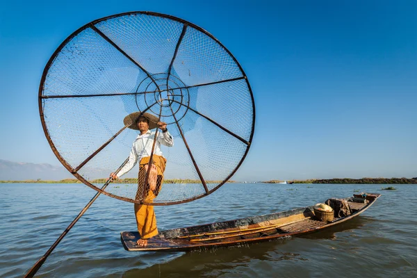Birman balıkçı Inle Gölü, myanmar — Stok fotoğraf