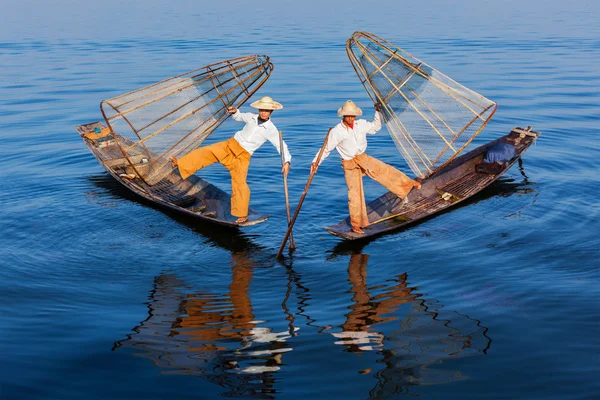 Birmese vissers op Inlemeer, myanmar — Stockfoto