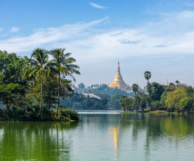 shwedagon pagoda kandawgyi Gölü üzerinden görünümü
