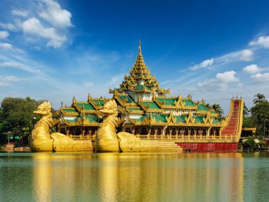 Karaweik Kandawgyi Gölü, Yangon, Myanmar